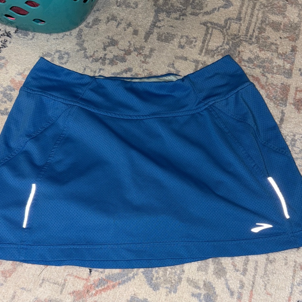 Brooks small running skirt Blue Athletic Skirt with Reflective Accents